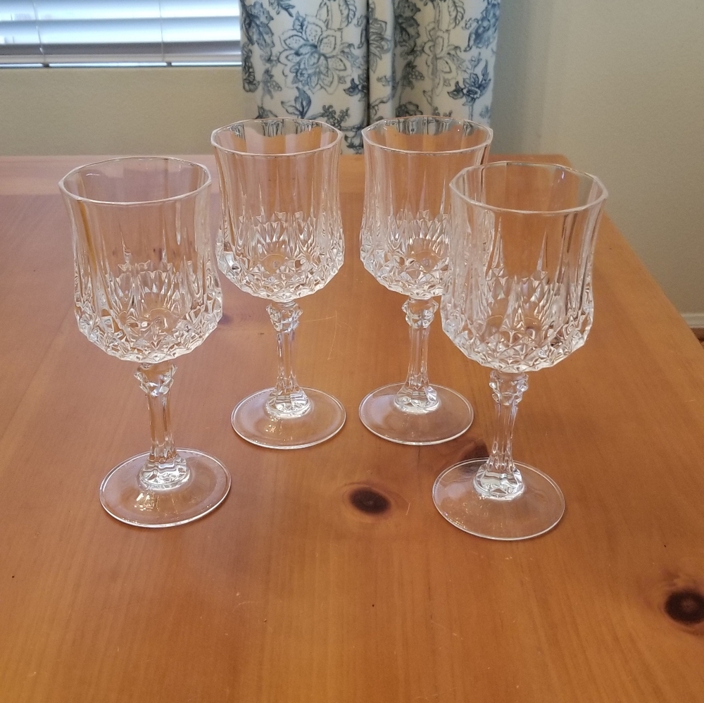 Beautiful Lead Crystal Stemware Set of 4